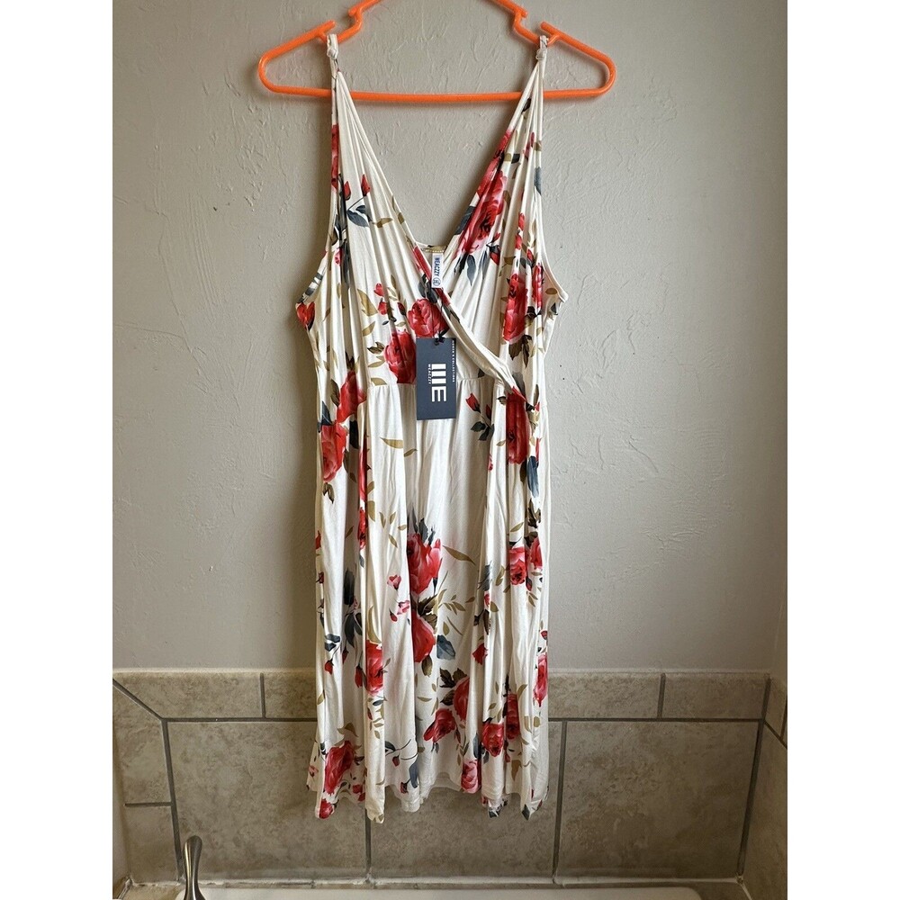 NWT WEACZZY 3XL Tank Top Swing Dress Sleeveless Casual White Pink Roses Flower